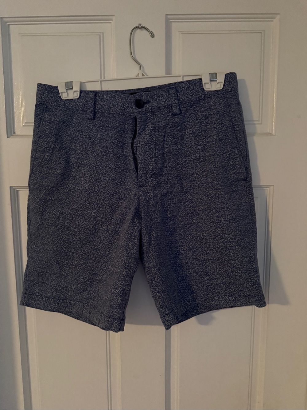 Banana Republic Men's Classic Textured Blue Shorts